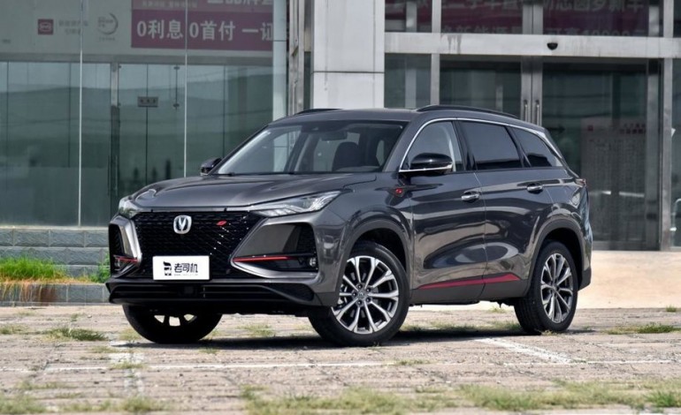 隨扁平化設(shè)計(jì)盛行，長(zhǎng)安也更新品牌logo